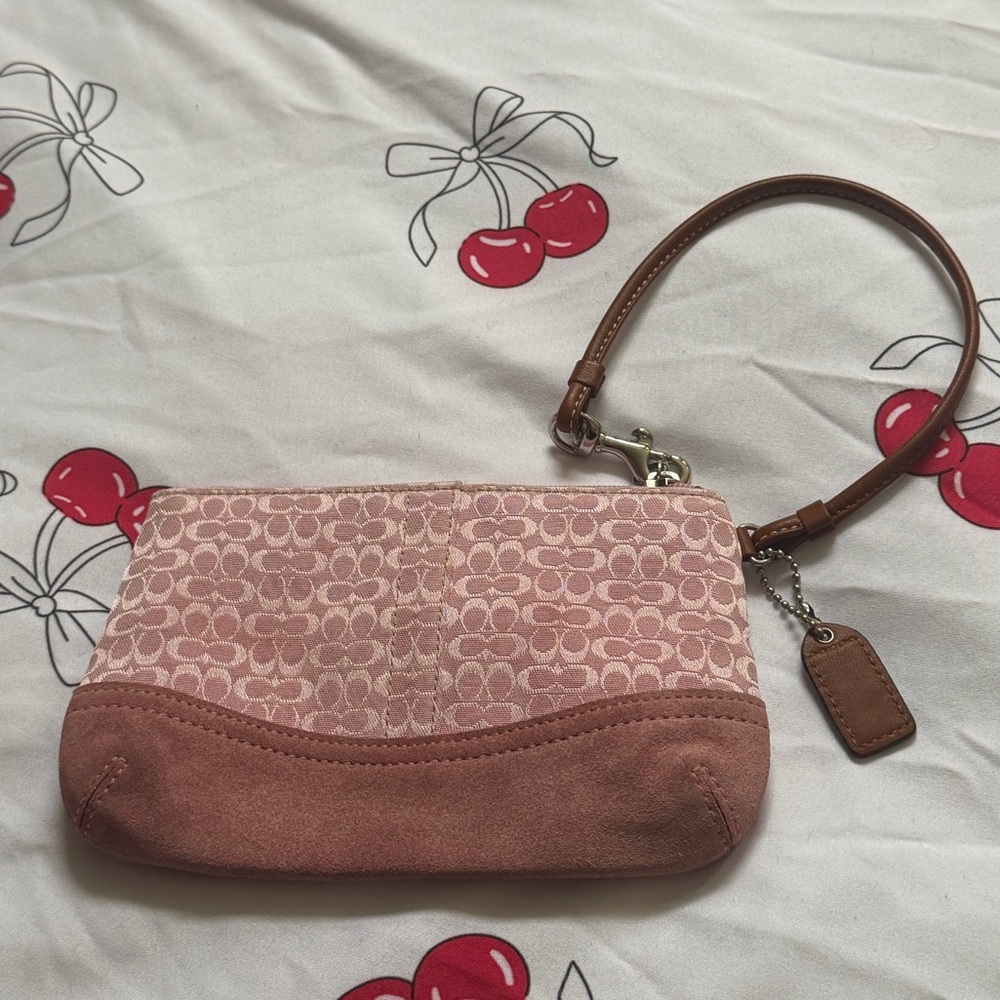SOLD Y2K Rare Pink Coach Signature Jacquard Wristlet - Picture 2 of 5